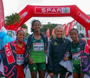 Ethiopia athlete Hiyane Lama (Nedbank) won the race with 33:42; second was Selam Gebre (Nedbank) on 33:44 while Glenrose Xaba emerged the third winner. On the right side is veteran athlete Elana Meyer
