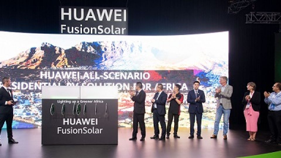 Huawei-Fusion-Solar-Launch-Group-1.jpg