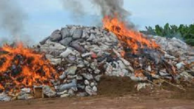 Nigeria-destroys-304-tonnes-of-drugs.jpg
